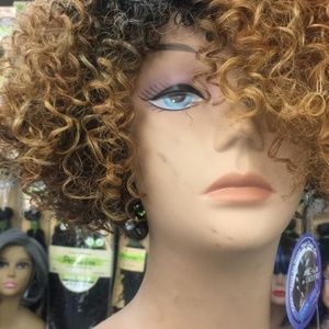 Meet your Posher, Fati